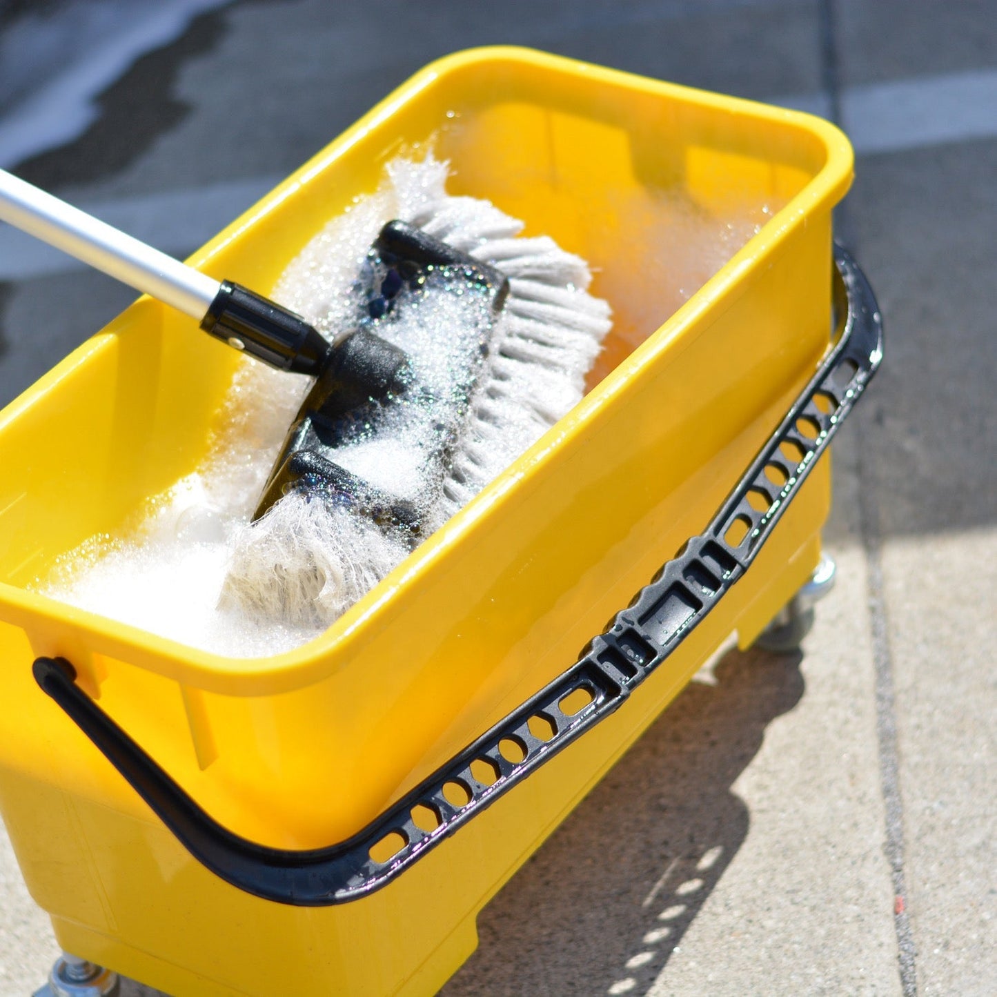 All Around Bristles Flow - Thru Truck Washing Brush Head - Infinish